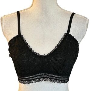 Victoria’s Secret Scoop Neck Lace Bralette Women’s SZ Large Black Feminine